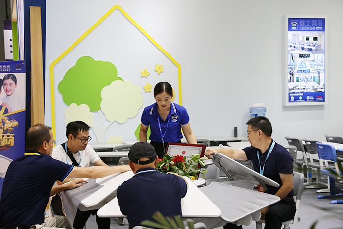 同心筑夢 科教領(lǐng)航｜博仕有成攜三防正姿普及方案亮相2019深圳教育裝備博覽會(圖3)